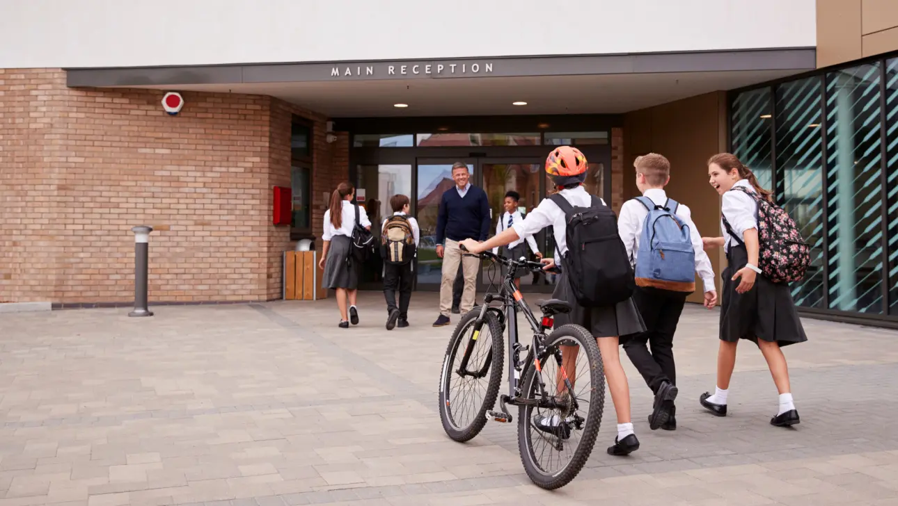 Établissement scolaire et campus éducatif